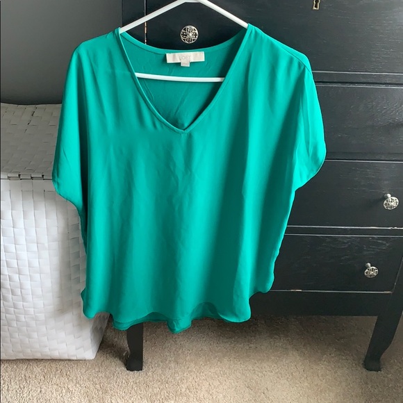 LOFT Tops - Vibrant green short sleeve blouse